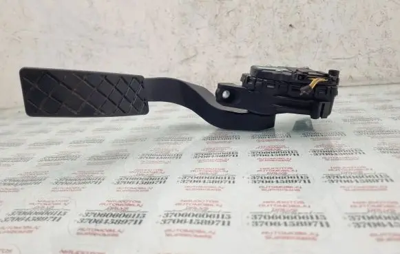 Seat Exeo (3R) Accelerator throttle pedal 8E1721523G