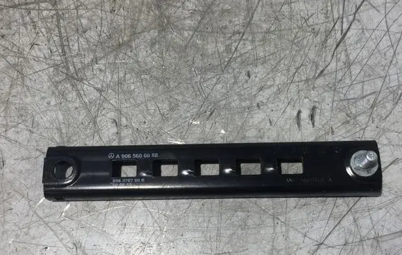 Mercedes-Benz Sprinter W906 Seat belt adjustment rail A9068600088 606370700B
