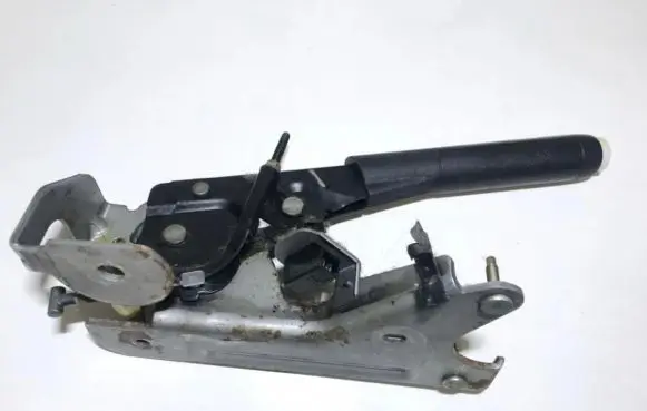 Handbrake/parking brake lever assembly