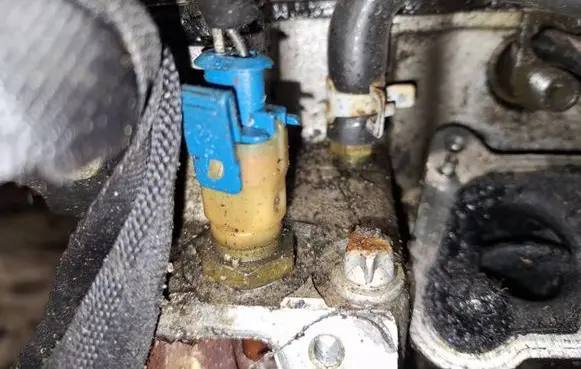 Coolant temperature sensor