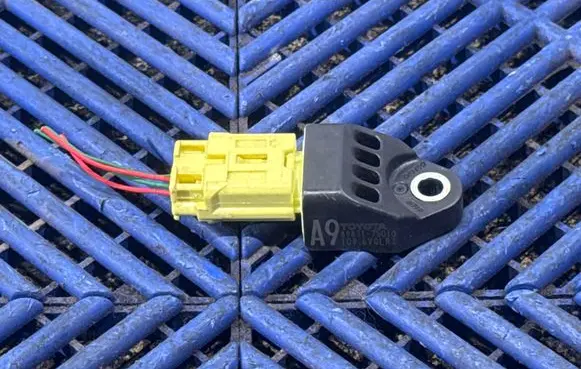 Toyota Prius (XW30) Airbag deployment crash/impact sensor 8983175010 109H6V0L93