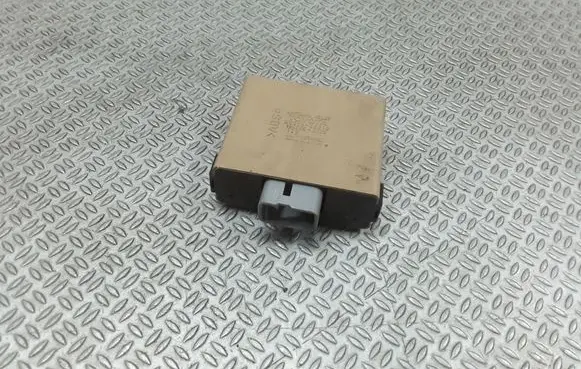Toyota Hilux (N80, N90, N100, N110) Antenna control unit 8591435010