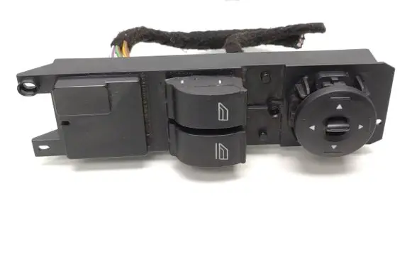Ford Focus Electric window control switch AM5T14A132FA