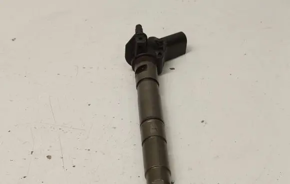 Audi A6 S6 C6 4F Fuel injector 059130277AJ 0445115054