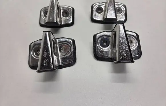 Audi A4 S4 B5 8D Front door lock loop/hook striker 