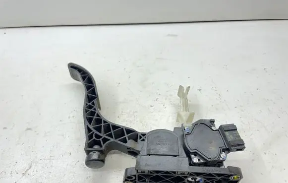 Volkswagen Golf IV Accelerator throttle pedal 1J1723503AA 186200662 0280752203