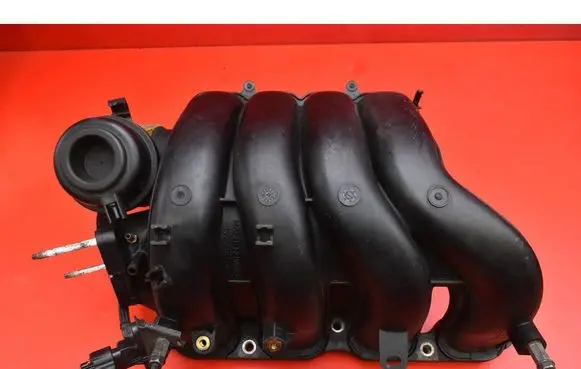 Toyota Avensis Verso Intake manifold 1028856S01