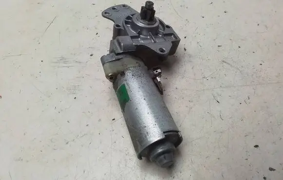 Volkswagen PASSAT B5.5 Seat adjustment motor 0130002528