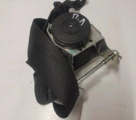 Opel Astra H Front seatbelt