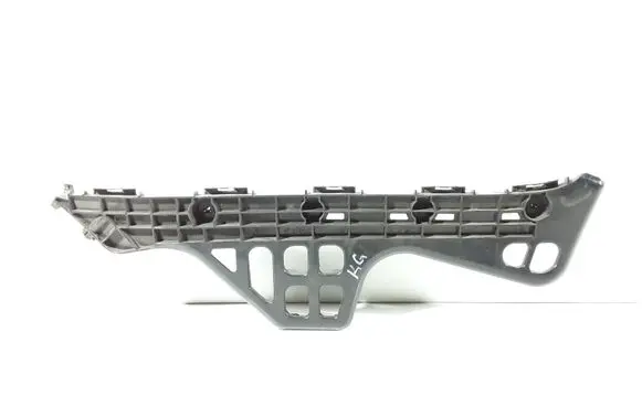 Rear bumper mounting bracket