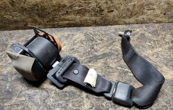 Infiniti Q50 Middle seatbelt (rear) ADAF029 TKKAH0EG626