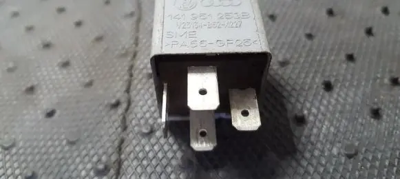 Audi TT Mk1 Other relay 141951253B V23134-B52-X227