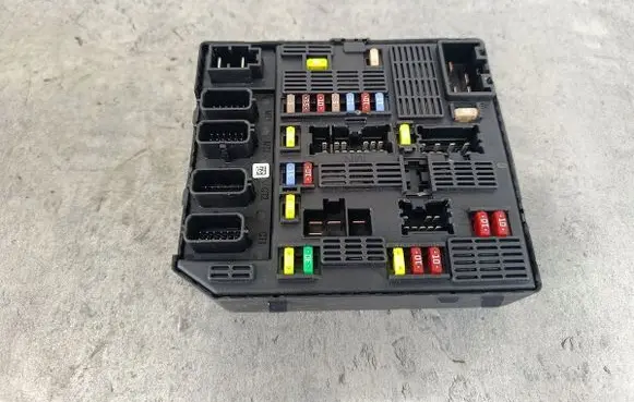 Renault Scenic III - Grand scenic III Central body control module