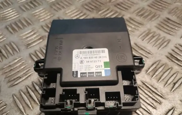 Mercedes-Benz A W169 Door control unit/module 1698204826