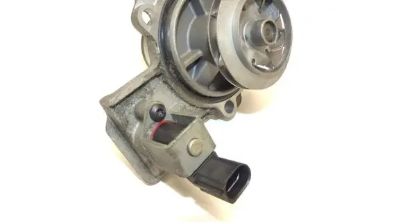 Volkswagen Polo V 6R Water pump 04L907284A