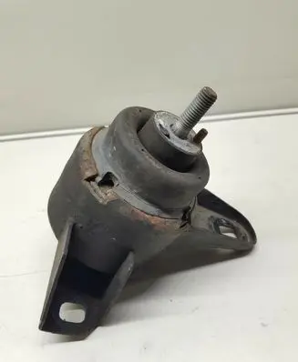 Engine mount bracket
