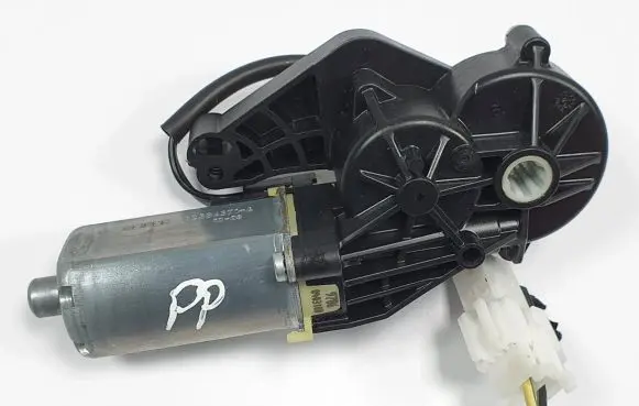 Mercedes-Benz E W212 Seat adjustment motor 0390203367
