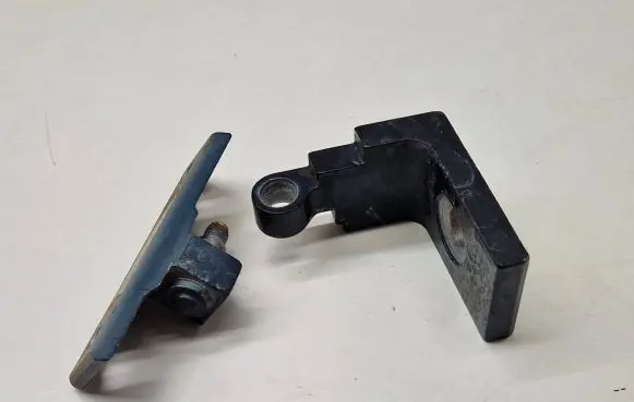 BMW X5 F15 Front door upper hinge 7304993