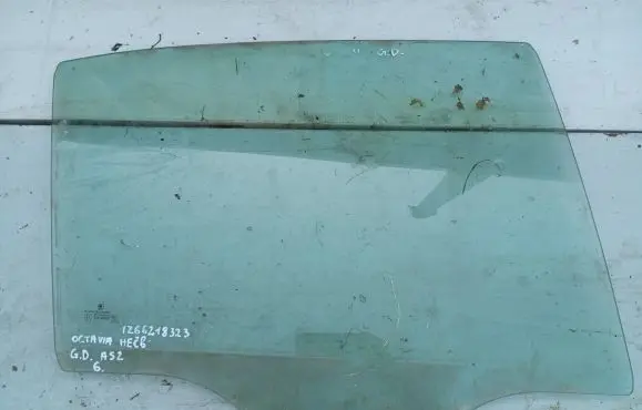 Skoda Octavia Mk2 (1Z) Rear side window 43R00048 1Z66218323 AS2