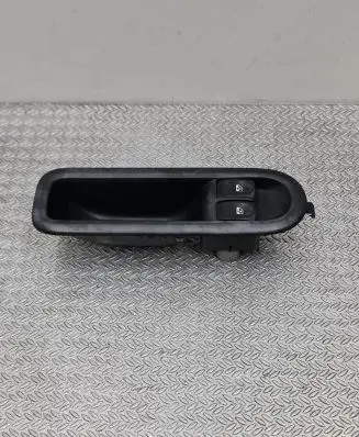 Renault Twingo II Electric window control switch 8200356513 9152211