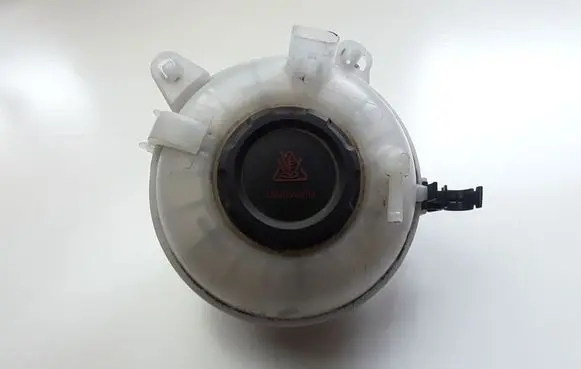 Audi Q2 - Coolant expansion tank/reservoir 5Q0121407M
