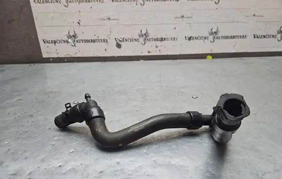 Renault Captur Engine coolant pipe/hose 924104538R