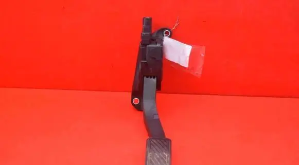 Ford Fiesta Accelerator throttle pedal 8V21-9F836-AB