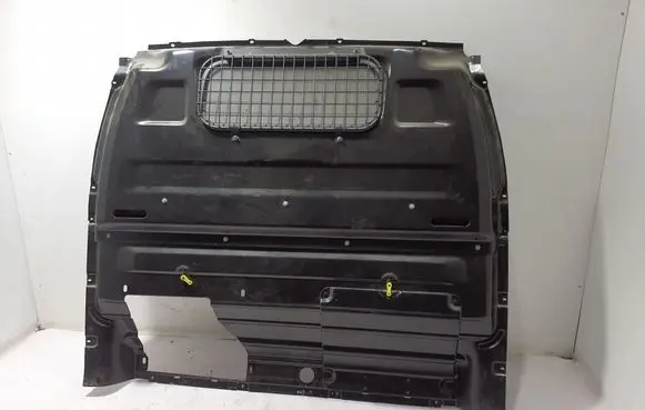 Toyota Proace Trunk separation SU001A4072