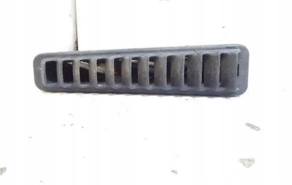 Citroen Berlingo Quarter panel pressure vent 9621530680