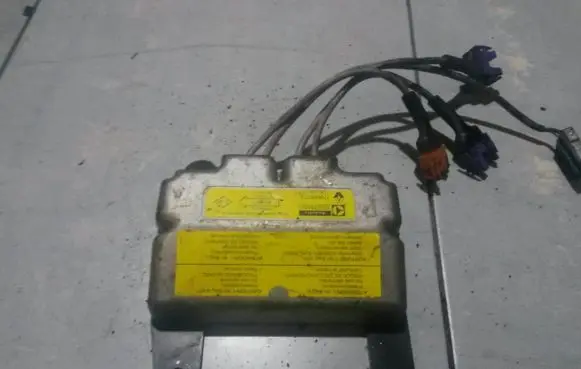 Renault Laguna I Airbag control unit/module 7700840113B