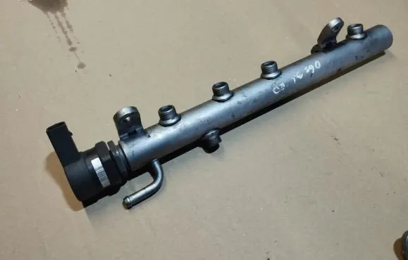 Jeep Grand Cherokee (WK) Fuel main line pipe A6420700695