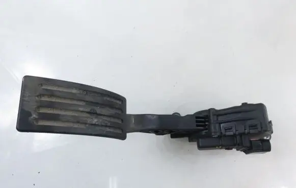 Ford Focus Accelerator throttle pedal 6PV00864101 4M519F836AH