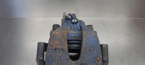 Mazda 3 I Front brake caliper