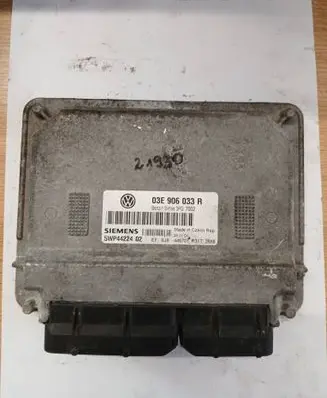 Volkswagen Polo VI Engine control unit/module 03E906033R 5WP4422402