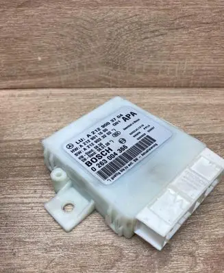 Mercedes-Benz E W212 Parking PDC control unit/module A2129003704 0263004366