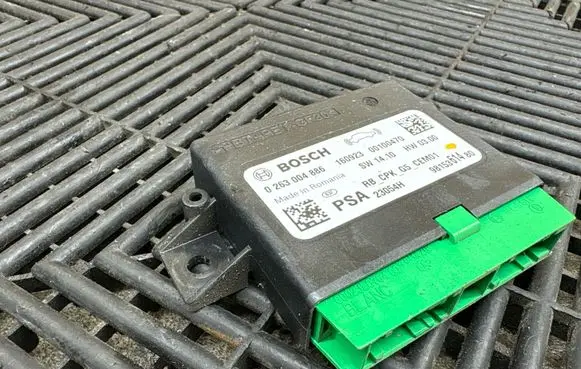 Peugeot 3008 II Parking PDC control unit/module 9815361480
