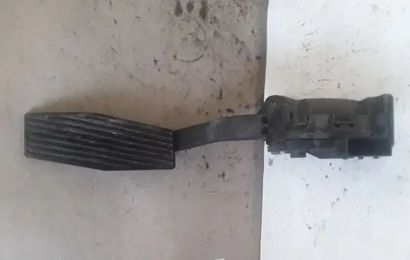 Opel Zafira C Accelerator throttle pedal 13253781 6PV00976511