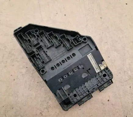 Land Rover Freelander Fuse box set Yqe103530 1219151018