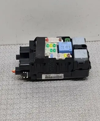 Peugeot 308 Fuse module 9665492680 87635E 018014781