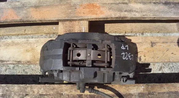 Land Rover Range Rover L322 Front brake caliper