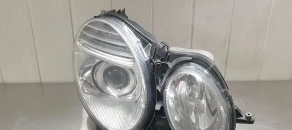 Mercedes-Benz E W212 Headlight/headlamp 002077 E1375