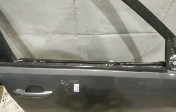 Suzuki Grand Vitara II Front door glass trim molding 