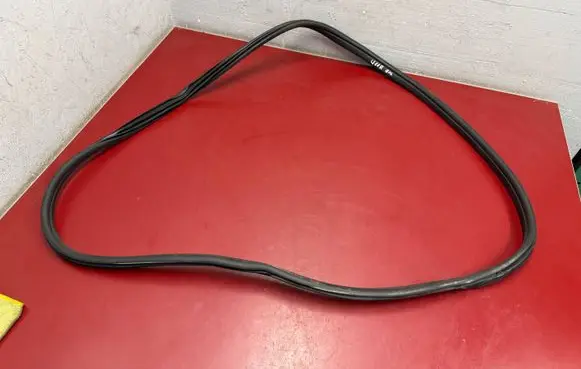 BMW X1 U11 Rear door rubber seal (on body) 9451508 51729451508