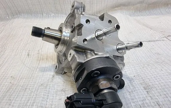 Opel Crossland X Fuel injection high pressure pump 9817903080