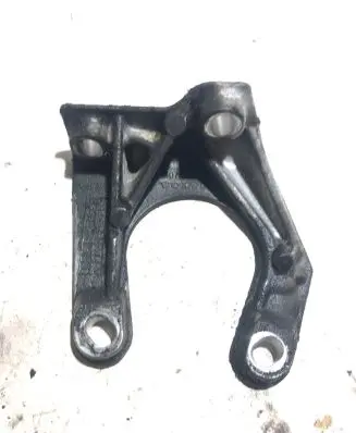 Volvo XC60 Engine mounting bracket 30713236
