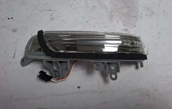 Toyota Prius (XW30) Mirror indicator light 