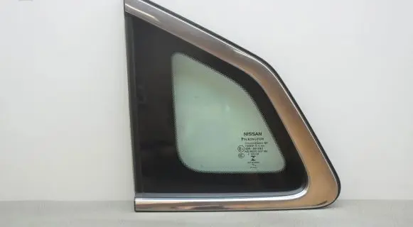 Nissan Qashqai Rear side window 833134EA0A