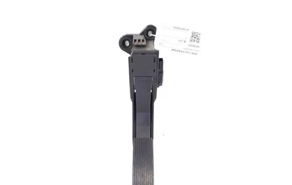 Mercedes-Benz ML W164 Accelerator throttle pedal A1643000004