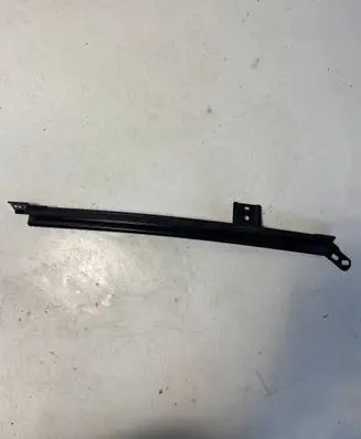 Land Rover Evoque II Rear door windshield rail K8D2255A62BC LR114201 K8D2-255A62-BC