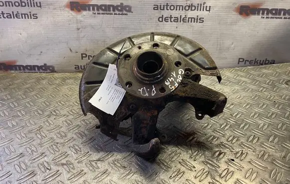 Volkswagen Golf V Front wheel hub